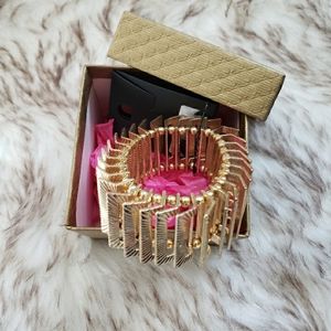 Gold Stretch Link Bracelet